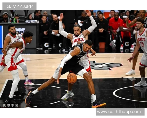 文班亚马半场高效表现仅用16分钟砍下22分7篮板3助攻引发热议