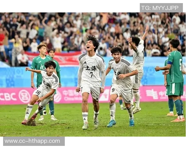 海港队结束假期重返训练全力备战中超收官战争取佳绩