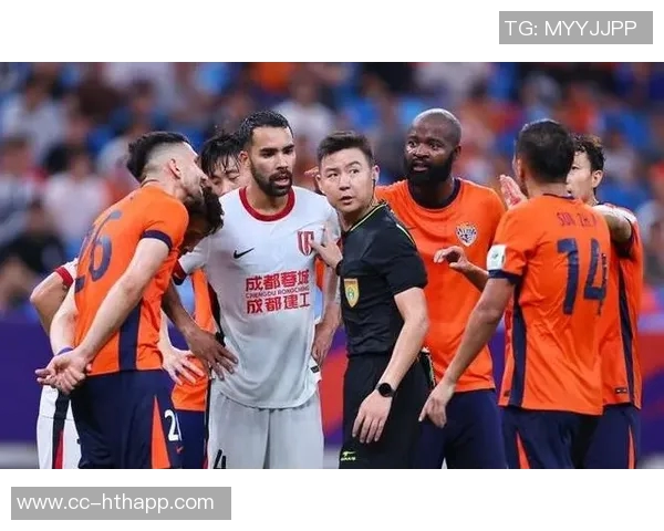 韦世豪传球精准德尔加多突破被封堵错失良机